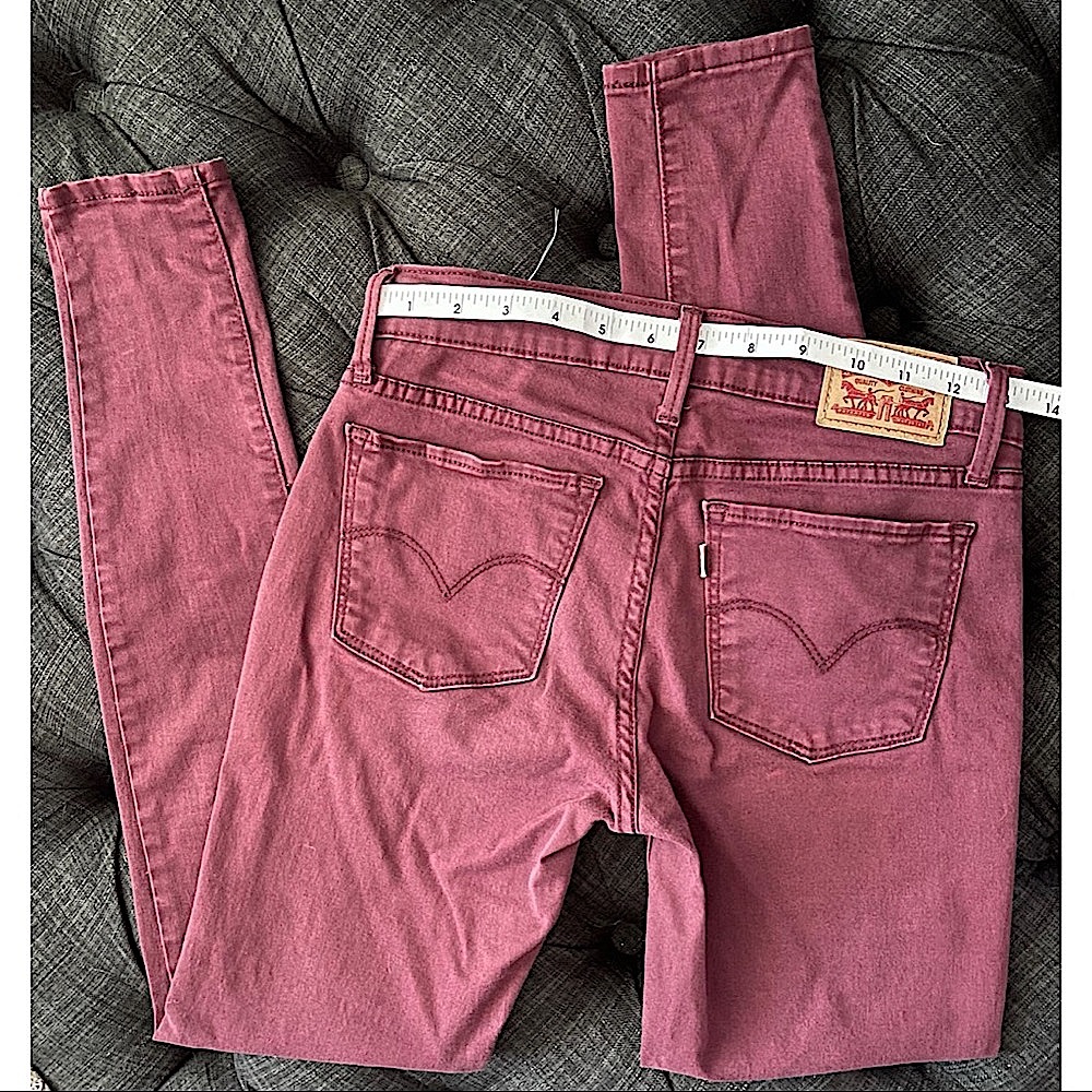 710 Super Skinny Levi’s - Picture 2 of 7
